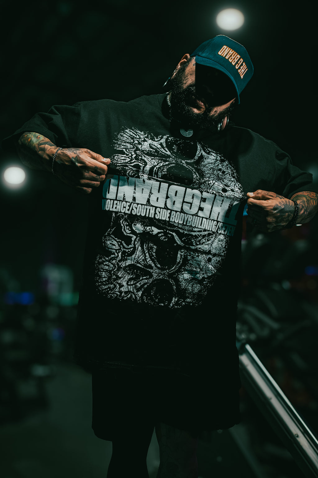 VIOLENCE IS THE ANSWER X SOUTH SIDE BODYBUILDING (BLACK EYEBALL)