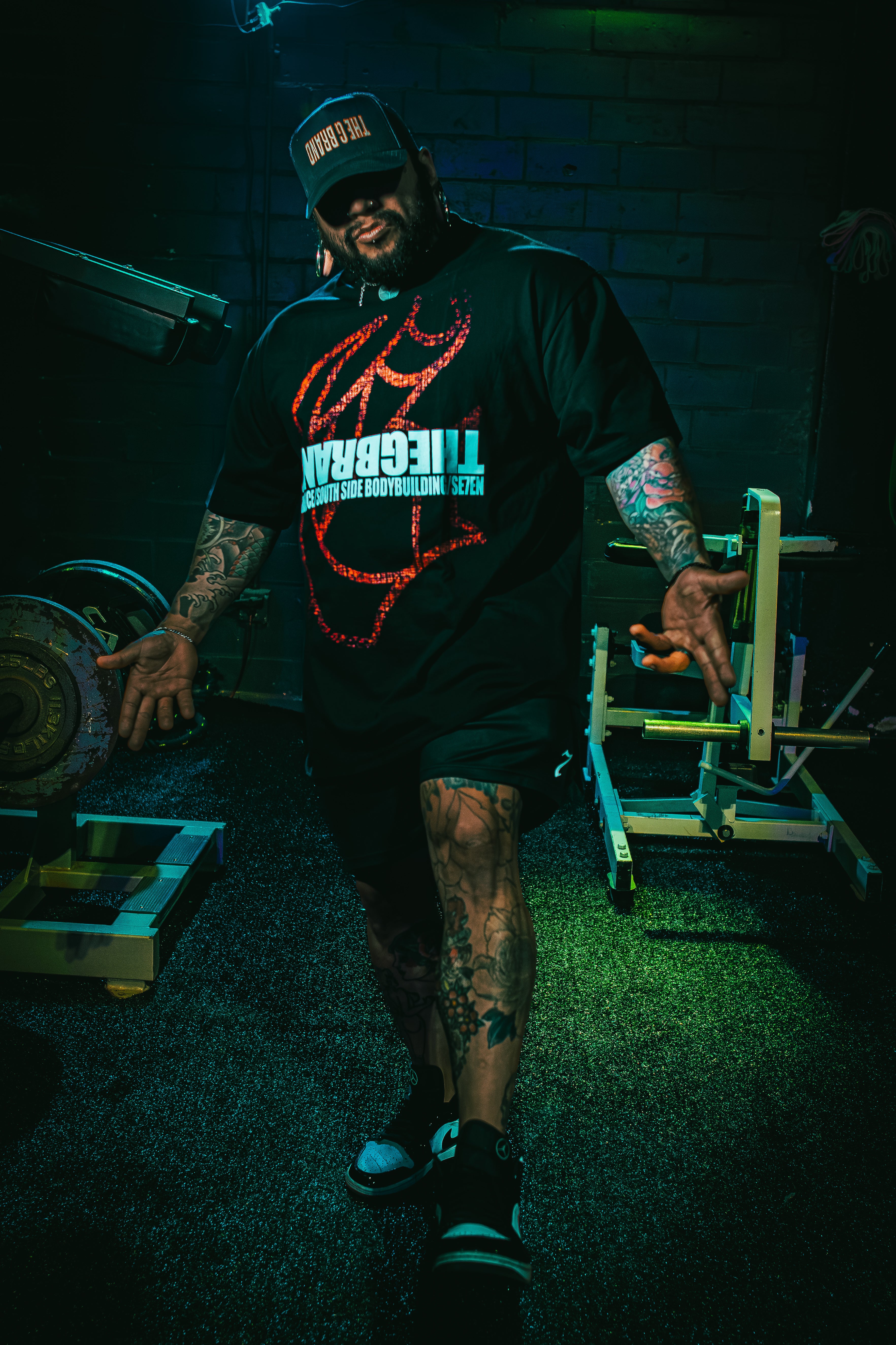 VIOLENCE IS THE ANSWER X SOUTH SIDE BODYBUILDING (RED BARBELL)