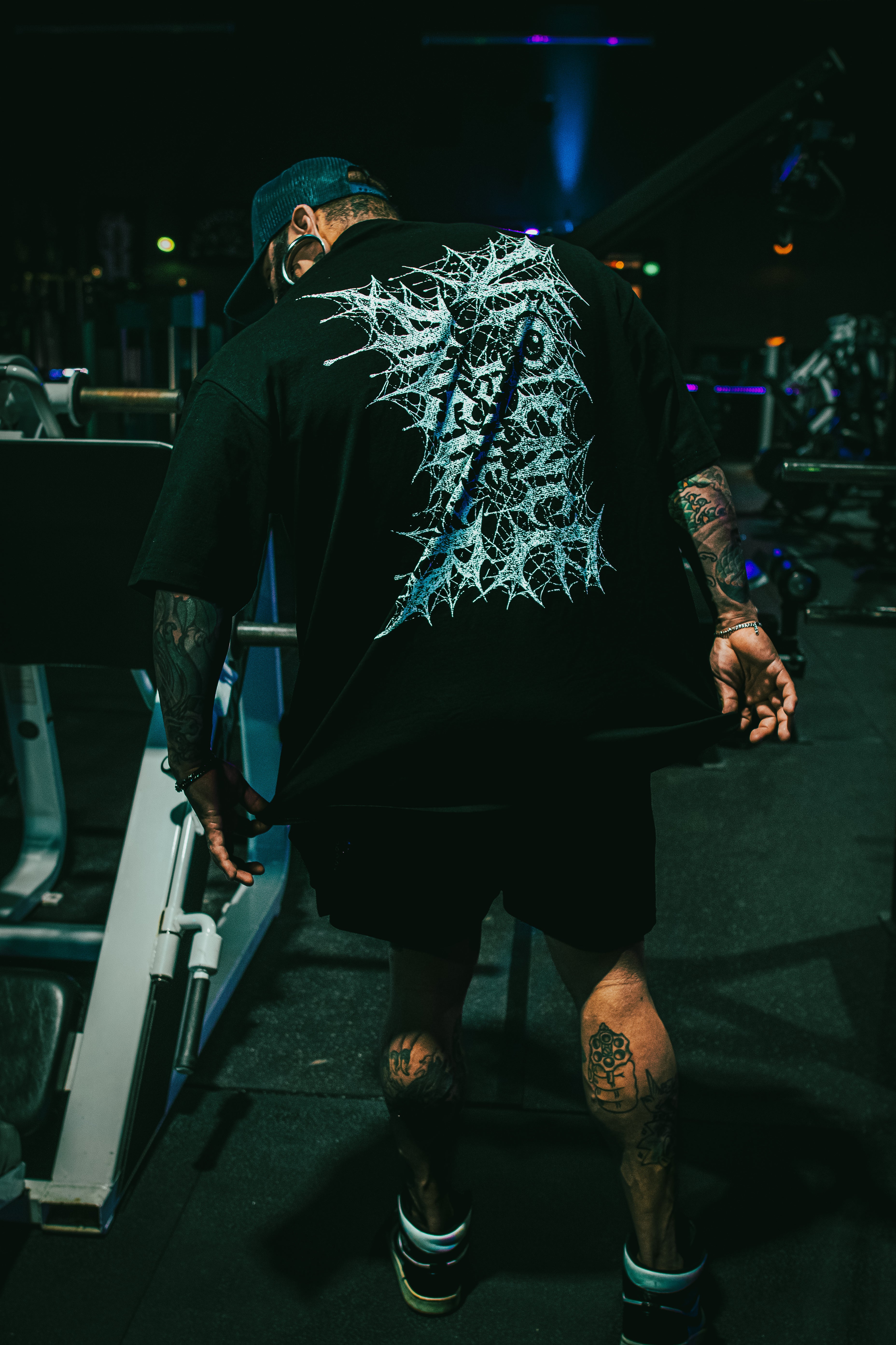 VIOLENCE IS THE ANSWER X SOUTH SIDE BODYBUILDING (BLACK EYEBALL)