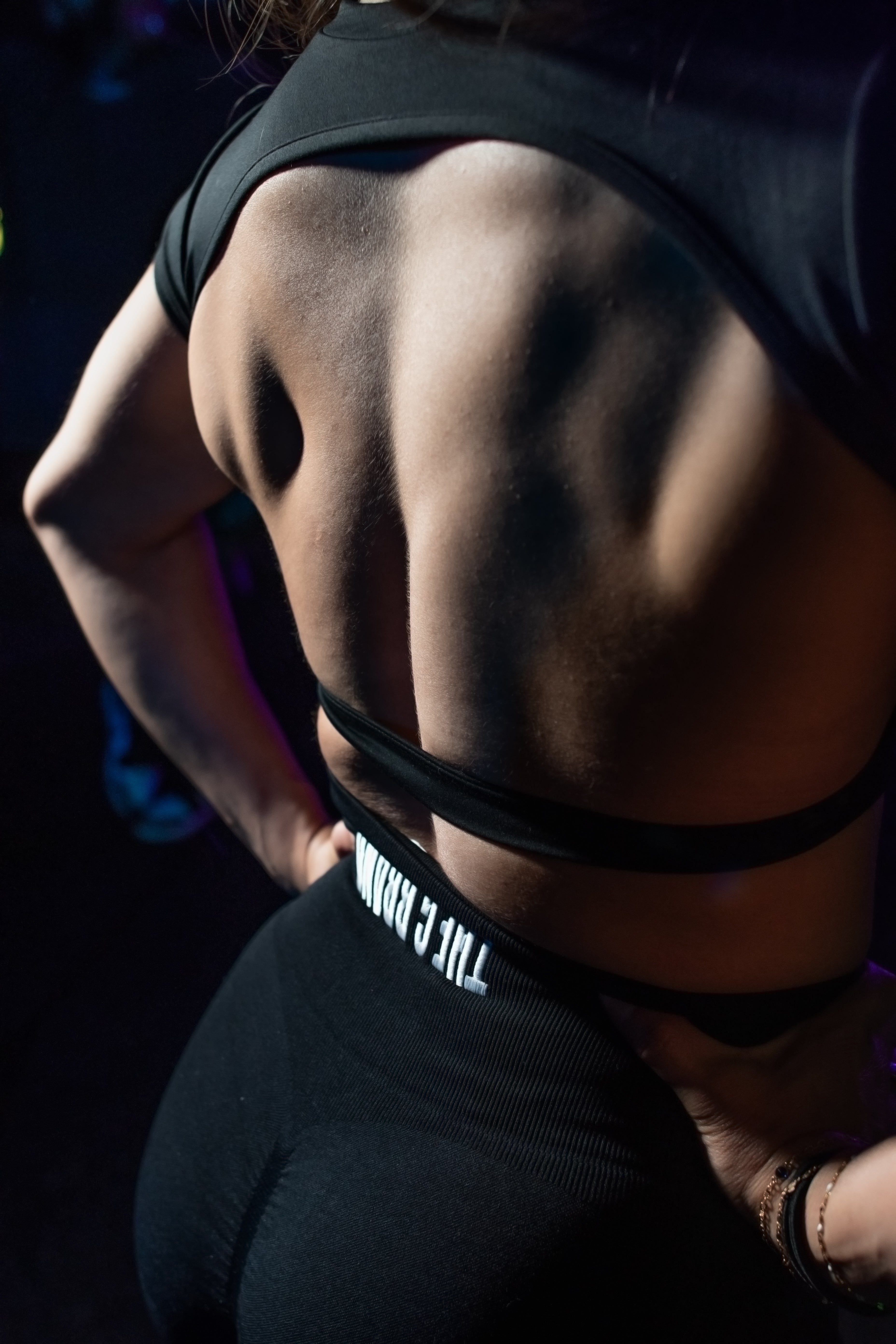 SPARKLE OPEN BACK G CROP! (BLACK)